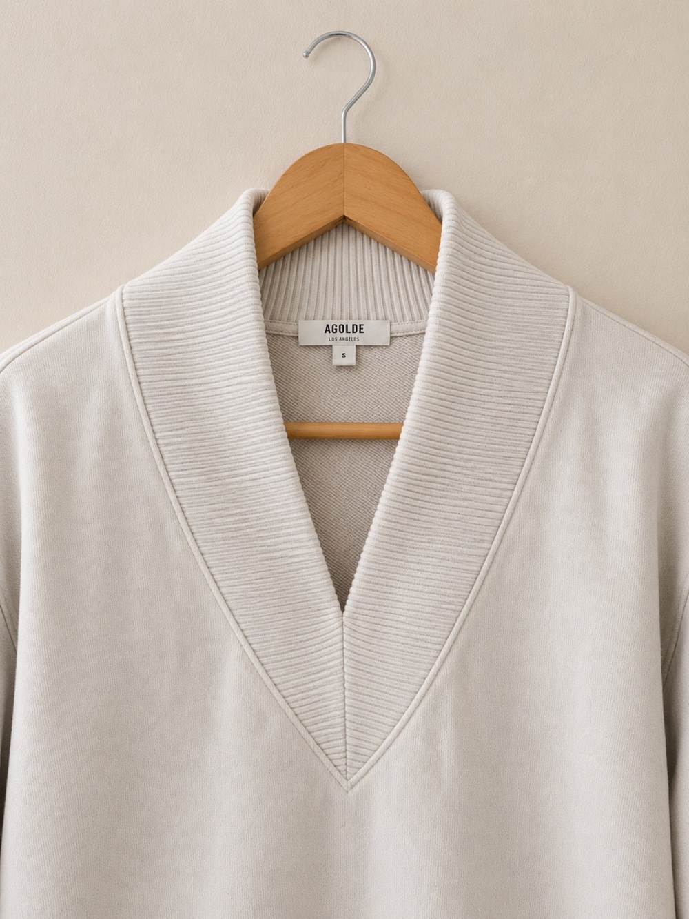 AGOLDE Cream Shawl Collar V-Neck Sweatshirt Size Small - Picture 4 of 5